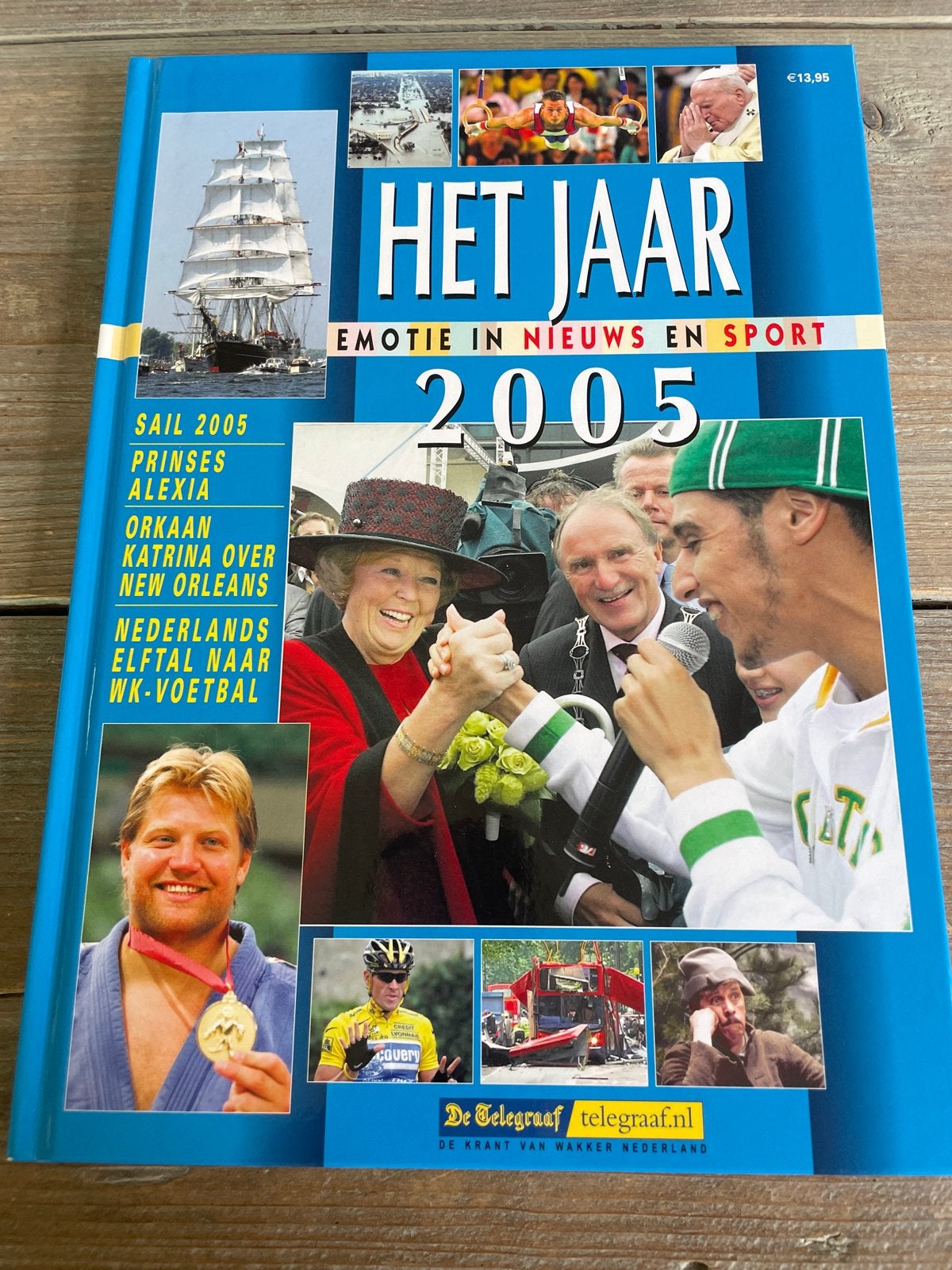 Het Jaar 2005: Emotie in Nieuws en Sport - De Telegraaf, Ophalen of Verzenden, Zo goed als nieuw