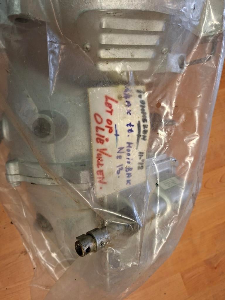 Saab tweetakt 4-versnellingsbak gereviseerd., Ophalen, Nieuw