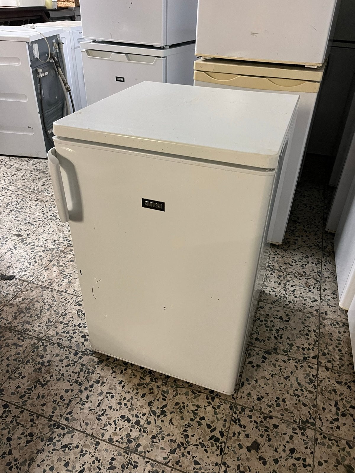 Koelkast tafelmodel met Vriesvak Zanussi Whirpool Liebherr, Witgoed en Apparatuur, Koelkasten en IJskasten, Gebruikt, 75 tot 100 liter
