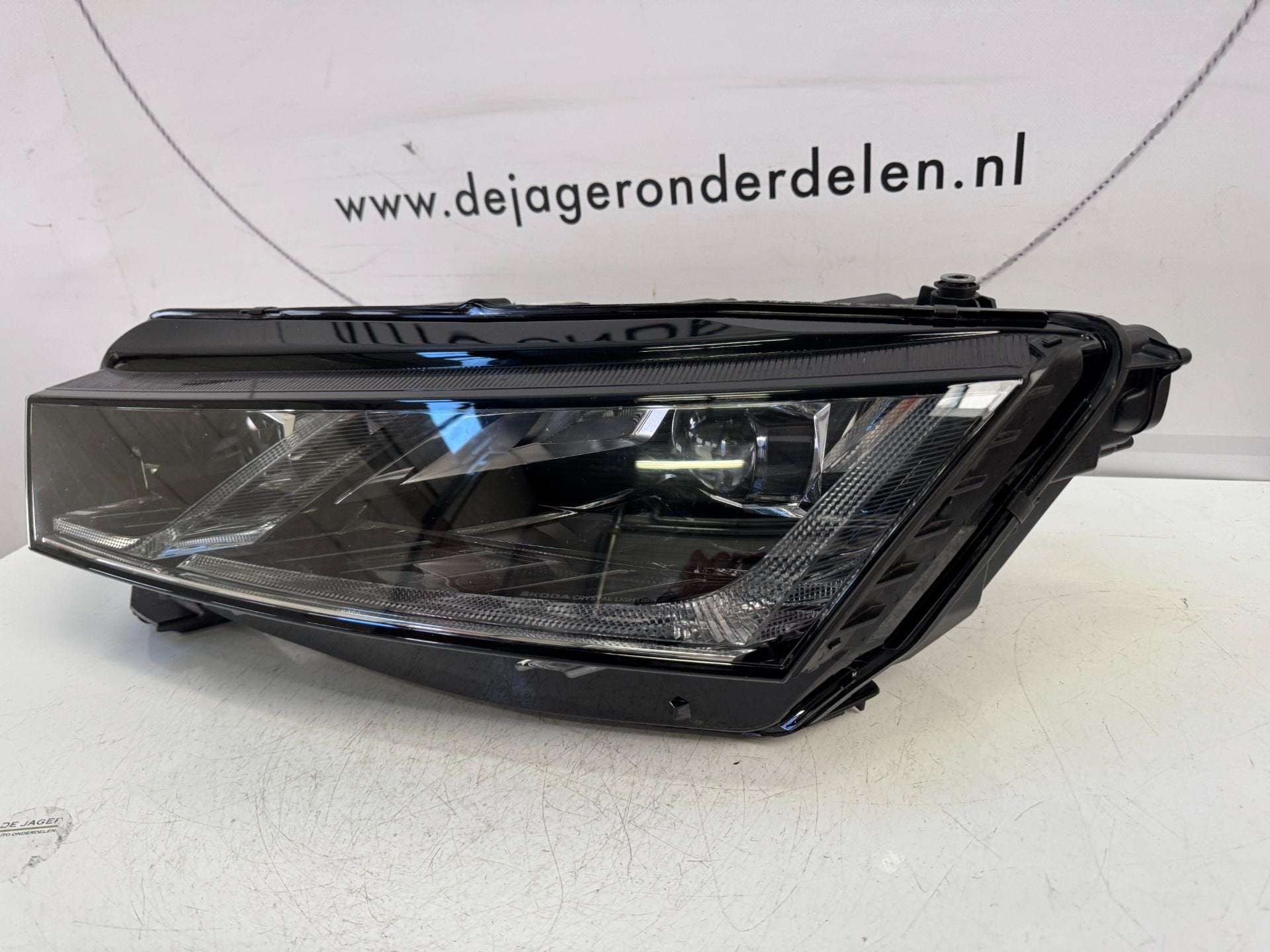 SKODA OCTAVIA 4 FULL LED KOPLAMP LINKS 5E4941015A, Skoda, Skoda Auto a.s., Gebruikt, Infoline@skoda-auto.cz
