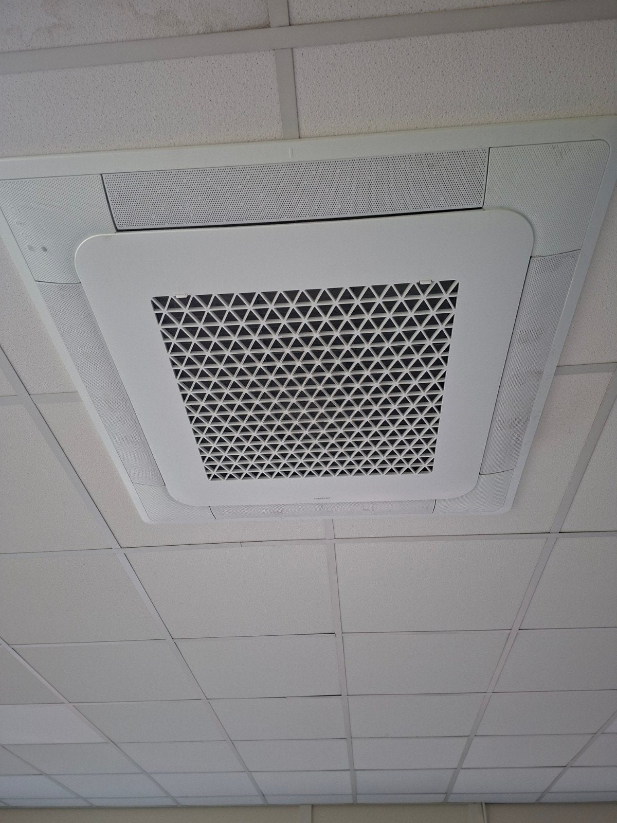 Samsung AC071RN4DEU airco compleet ZGAN, Ophalen, Koelen en Ontvochtigen, Energieklasse A of zuiniger, 3 snelheden of meer