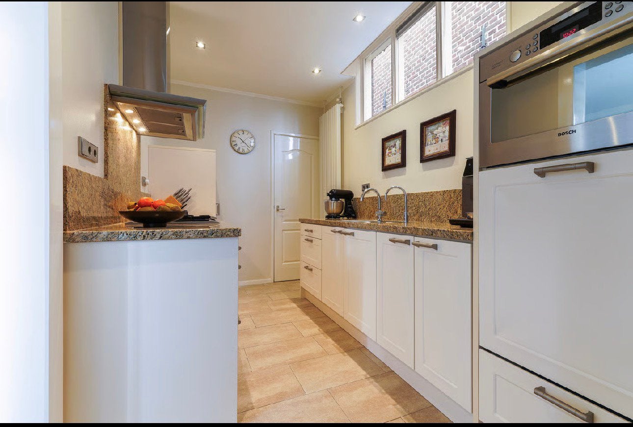 Keuken,Quooker, oven, koelkast (1 jaar oud) vaatwasser, Huis en Inrichting, Ophalen, Zo goed als nieuw, Hoekkeuken