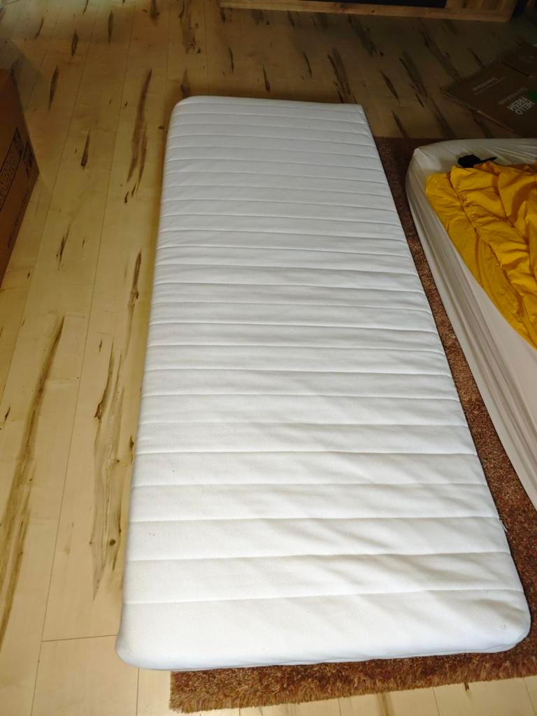 Gratis matras 200cm bij 80cm., Ophalen of Verzenden, Zo goed als nieuw, Eenpersoons, 80 cm