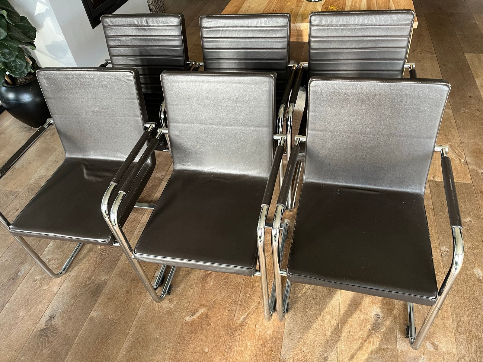 6x Bruine leren eetkamerstoelen met chromen frame, Gebruikt, Bruin, Leer, Ophalen of Verzenden