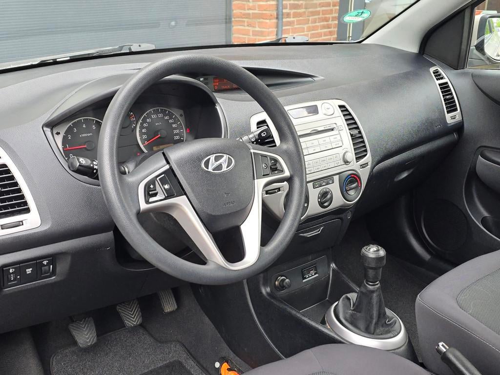 Hyundai I20 1.2i DynamicVersion 1e Eigenaar |Nap |APK 05-202, Auto's, Hyundai, Voorwielaandrijving, 450 kg, Gebruikt, 31 €/maand