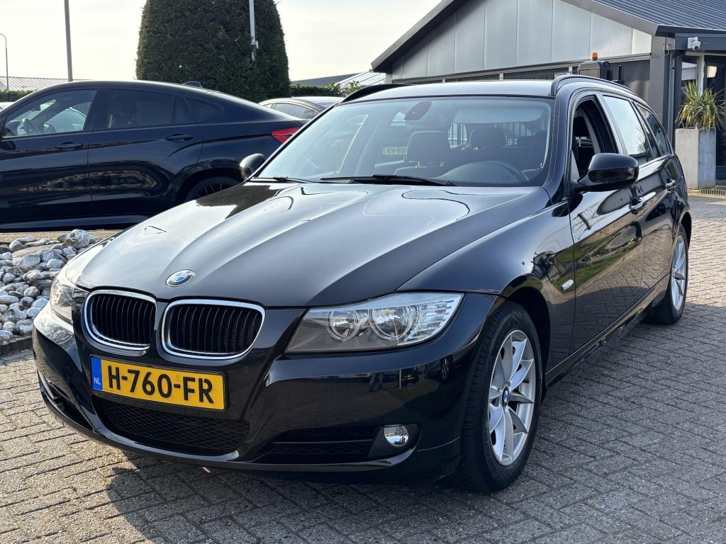 BMW 3 Serie Touring 318i Executive Zwart 2012 Harman Kardon, Auto's, BMW, Euro 5, Achterwielaandrijving, Zwart, Handgeschakeld