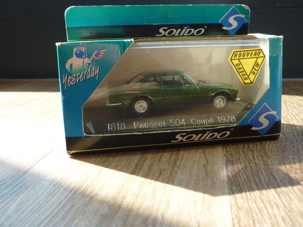 Solido - Peugeot 504 Coupé 1978 [metallic groen] 1/43, Hobby en Vrije tijd, Modelauto's | 1:43, Ophalen, Gebruikt, Auto, Solido