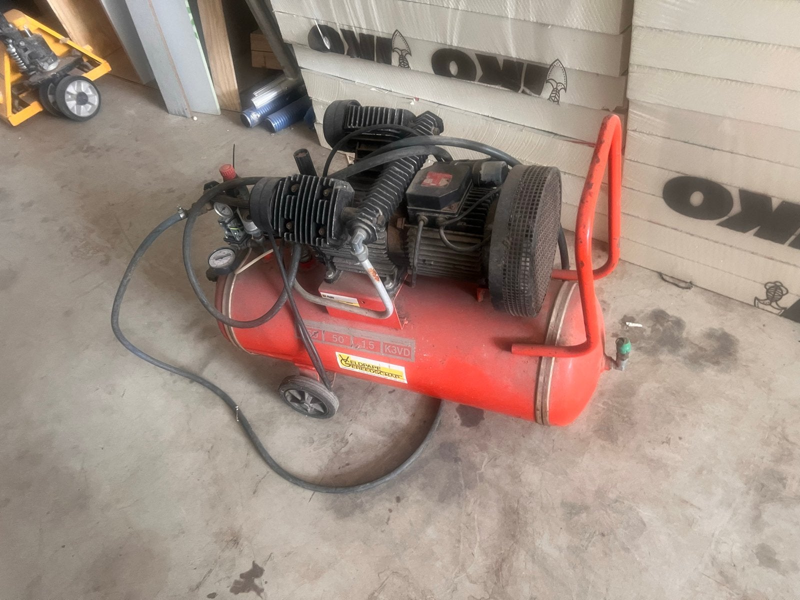 Compressor dubbele cilinder 50 liter, Doe-het-zelf en Verbouw, Compressors, 25 tot 100 liter, Ophalen, Gebruikt, Mobiel