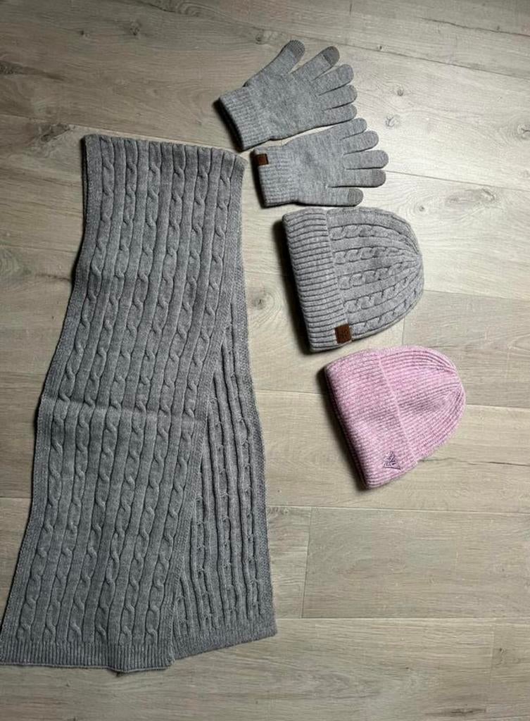 Nieuwe set Handschoen Muts 2 x Sjaal, Ophalen of Verzenden, Nieuw, Meisje, Muts