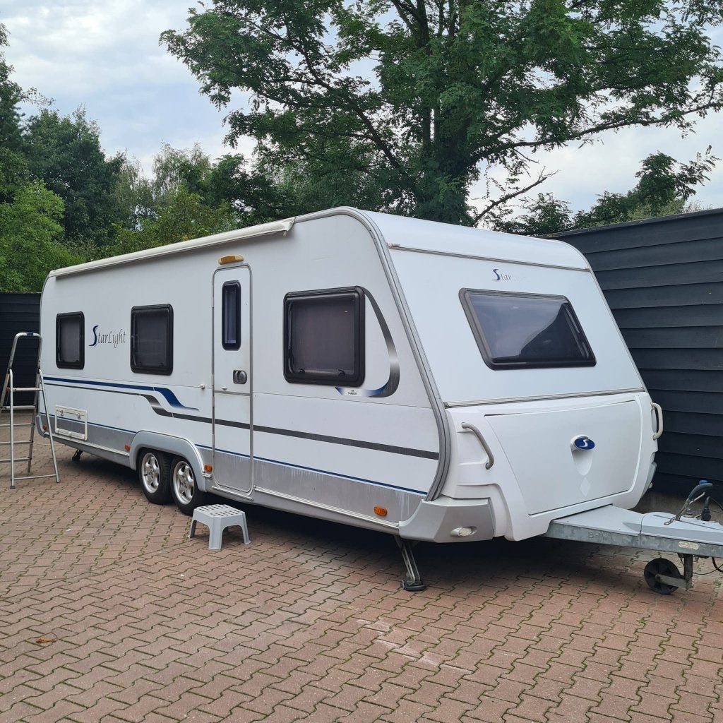 Wilk Vida Starlight 640 (Knaus Tabbert), Caravans en Kamperen, Rondzit, 6 tot 7 meter, Tot en met 6, Oven
