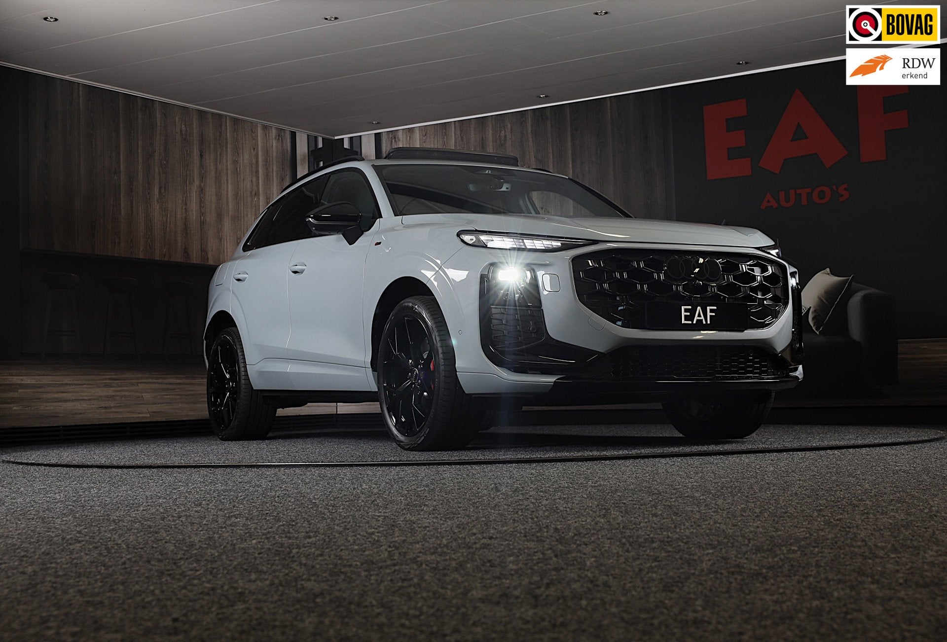 Audi Q3 1.5 200kW e-hybrid S Line / Head Up / Sonos / Memory, 1800 kg, 4 cilinders, Hybride Elektrisch/Benzine, 177 pk