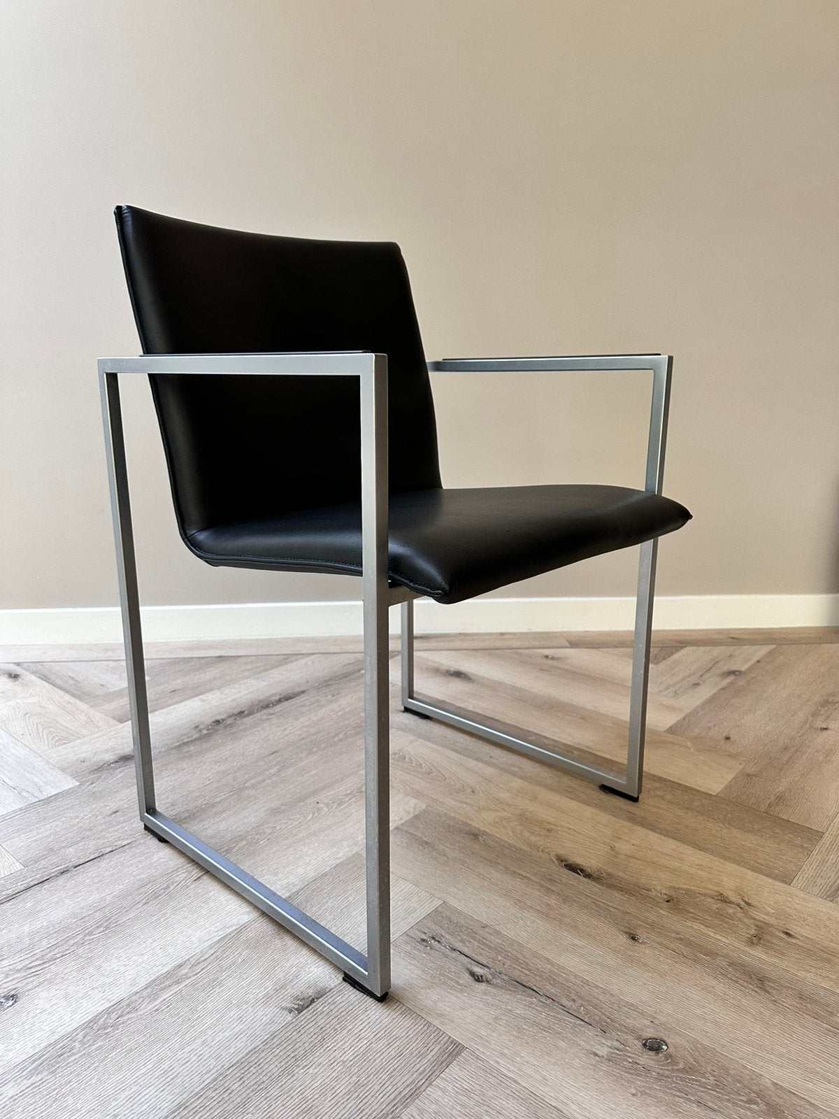 4 x zwart kalfsleder ARCO Frame XL stoelen parelchroom frame, Zwart, -, Ophalen of Verzenden, Zo goed als nieuw