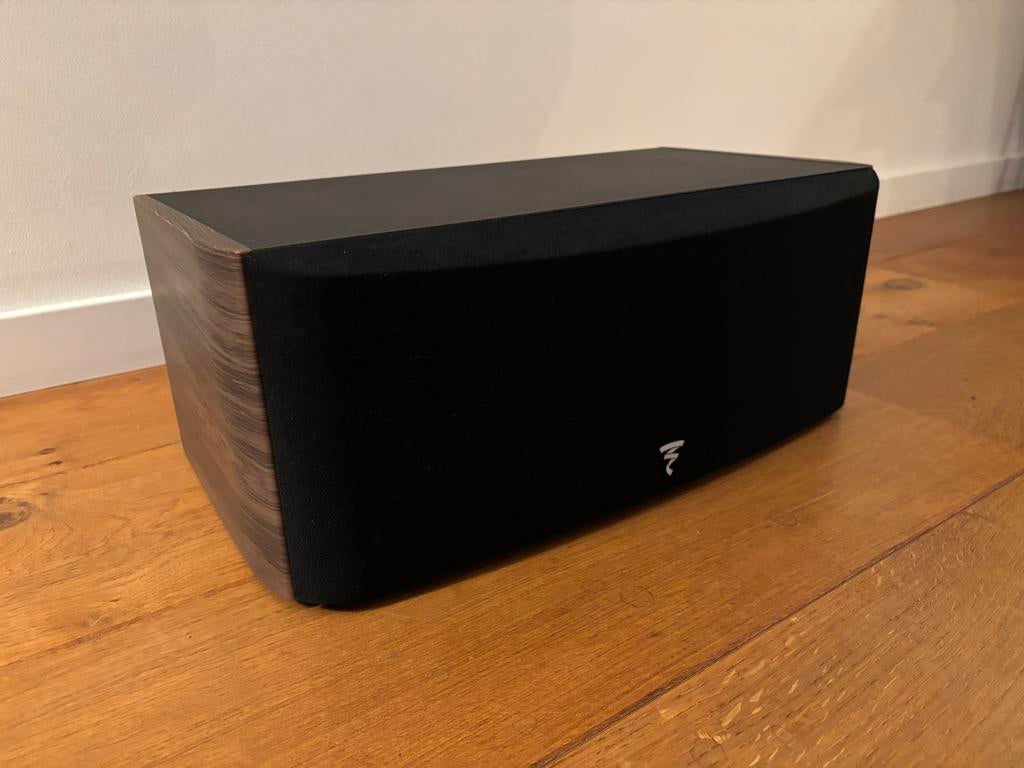 Focal Aria CC900 Walnut rookvrij, Overige merken, Ophalen of Verzenden, Zo goed als nieuw, 120 watt of meer