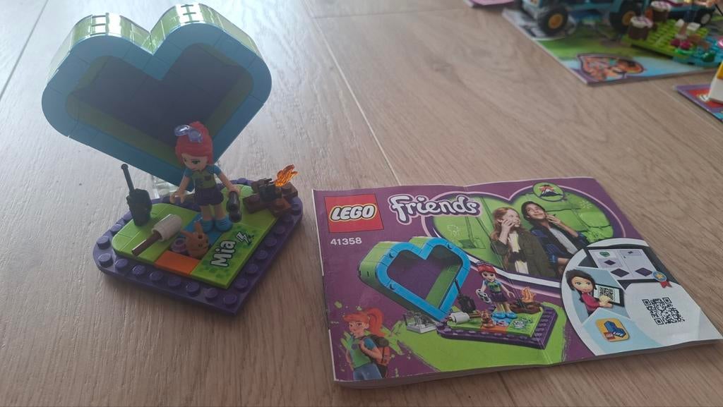 LEGO Friends 41358 Mia's heartbox en 41355 Emma's heartbox, Ophalen of Verzenden, Zo goed als nieuw