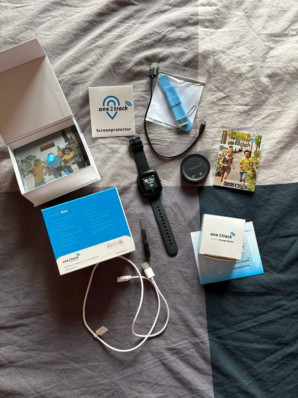 One2Track Connect Neo kinder smartwatch – zgan+ extra bandje, Ophalen of Verzenden, Zo goed als nieuw, Zwart, Jongen of Meisje