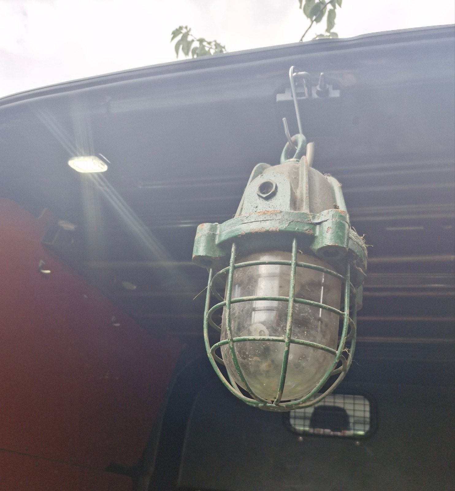 Zware gietijzeren fabrieks lamp - Industriële stijl, Antiek en Kunst, Antiek | Lampen, Ophalen of Verzenden