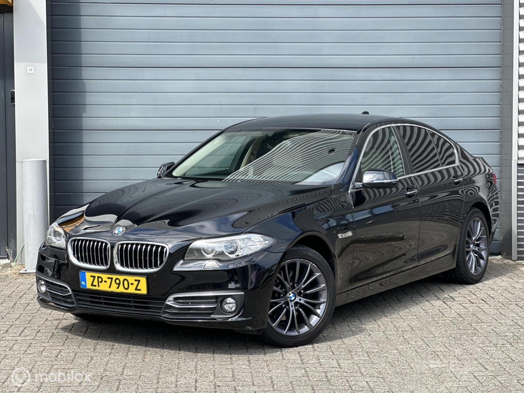 BMW 5-serie 520xd LCI Executive | Stoelventilatie |, Auto's, Automaat, Euro 6, 2000 kg, Zwart