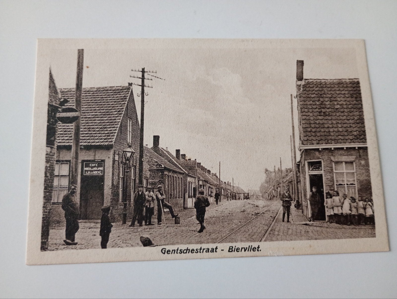 Biervliet Gentsestraat met Café, Ophalen of Verzenden, 1920 tot 1940, Ongelopen, Zeeland
