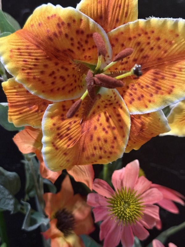 SALE!!! Vaas incl oranje zijde bloemen tulpenvaas vazen VdlM, Ophalen of Verzenden, Boeket, Inclusief kunstbloemen, Oranje