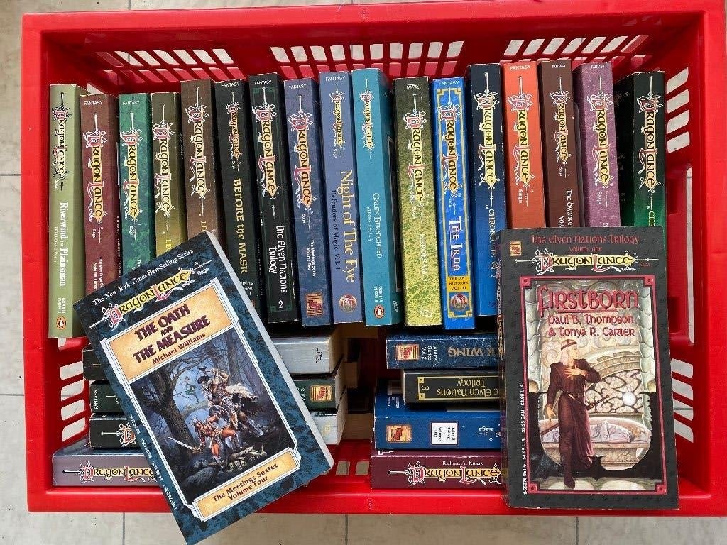 Dragonlance, 52 boeken, Boeken, Ophalen of Verzenden, Gelezen