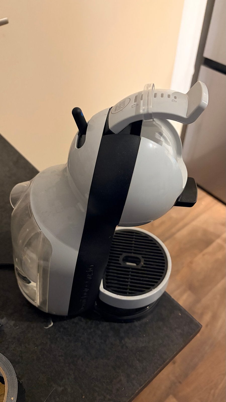 Nescafé Dolce Gusto Koffiezetapparaat, Ophalen, Koffiemachine, Zo goed als nieuw, 1 kopje
