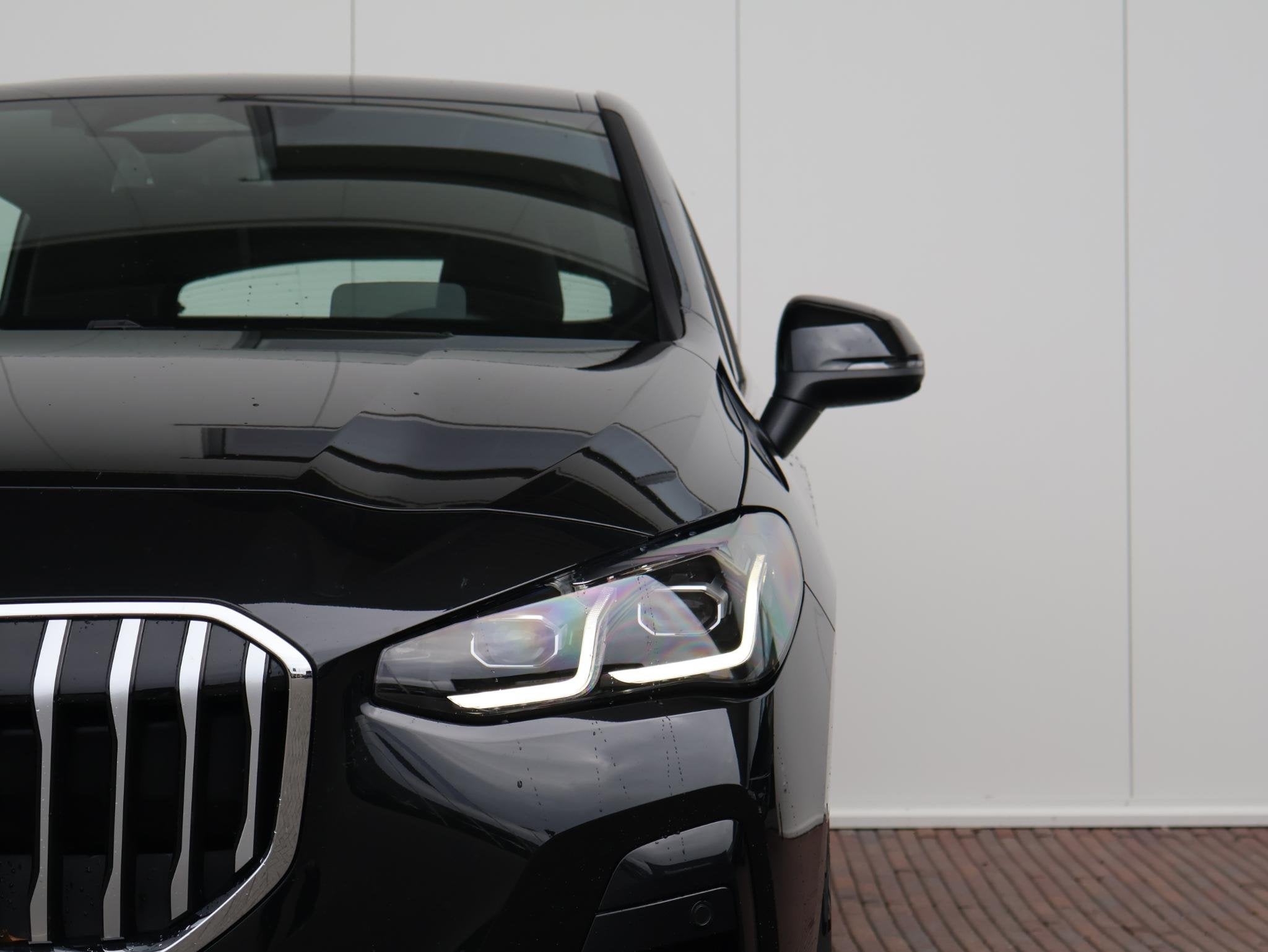 BMW 2 Serie Active Tourer 230e xDrive M Sport/ Glazen Panora, Auto's, Automaat, Gebruikt, Euro 6, 1820 kg