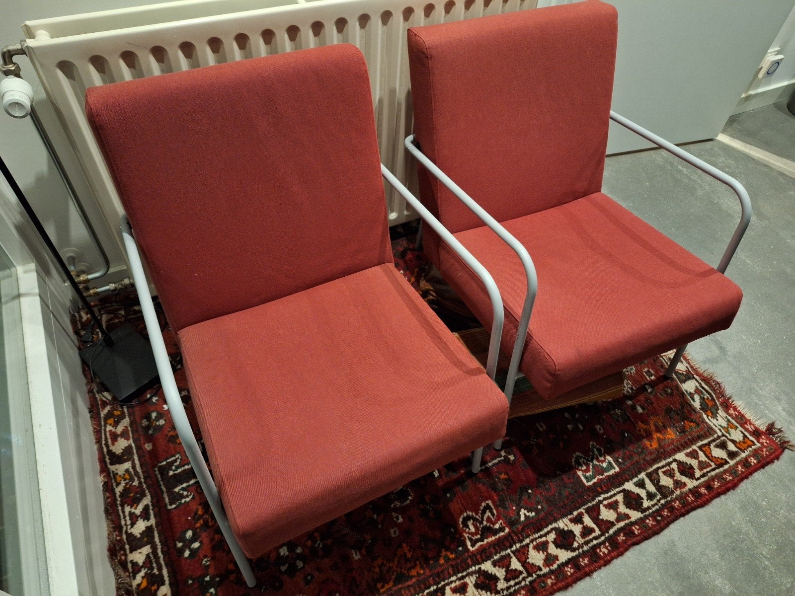 twee ikea fauteuils PS rood; Beginprijs geldt voor 2 stoelen, Huis en Inrichting, Ophalen, Minder dan 75 cm, Metaal, 50 tot 75 cm