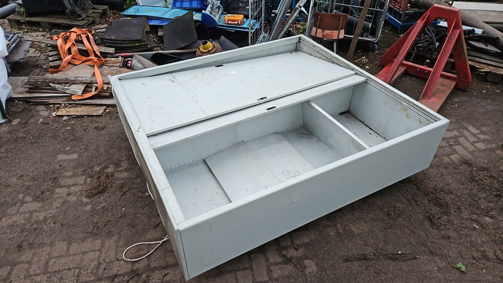 Grote werkplaatskast schuifdeurenkast, Ophalen