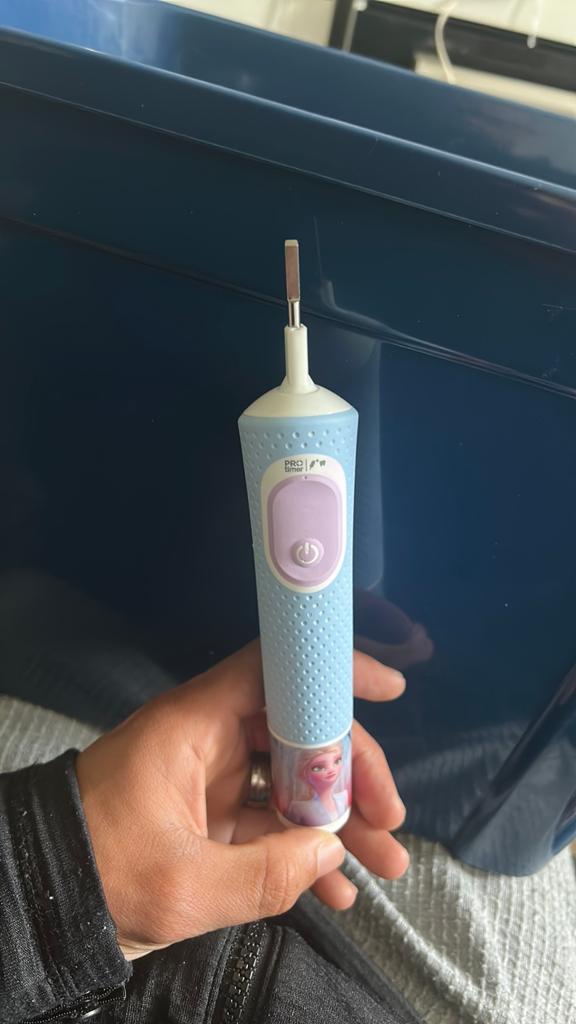 Ffozen oral-b, Ophalen of Verzenden, Zo goed als nieuw, Tandenborstel