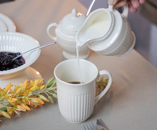 Wedgwood Edme Plain roomkannetje, in nieuwstaat, Huis en Inrichting, Kan, Ophalen of Verzenden, Zo goed als nieuw, Wedgwood
