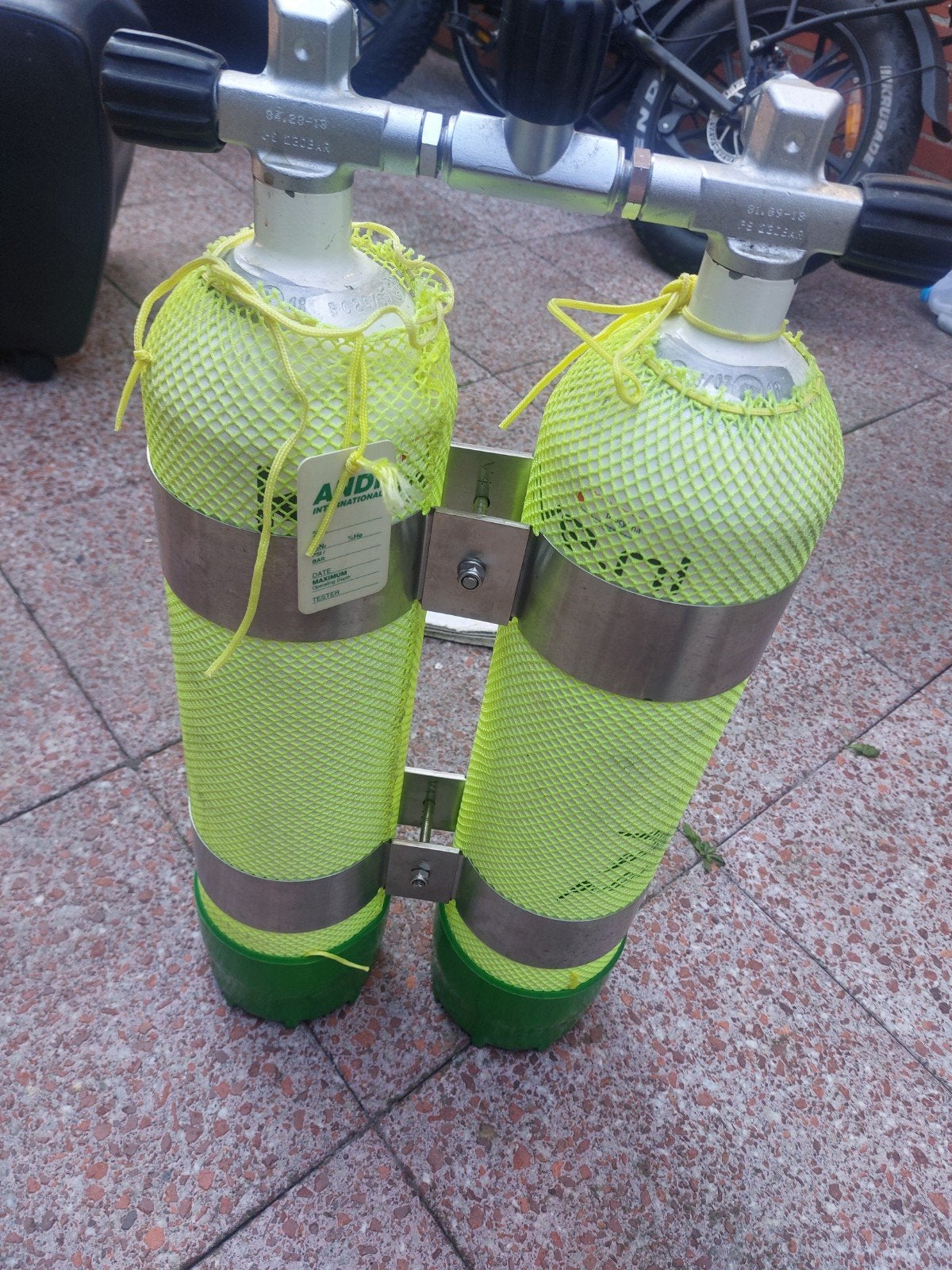 Dubbel 7 liter duikflessen 230bar - Recente keur tot 07-2030, Watersport en Boten, Ophalen of Verzenden, Zo goed als nieuw, Duikfles