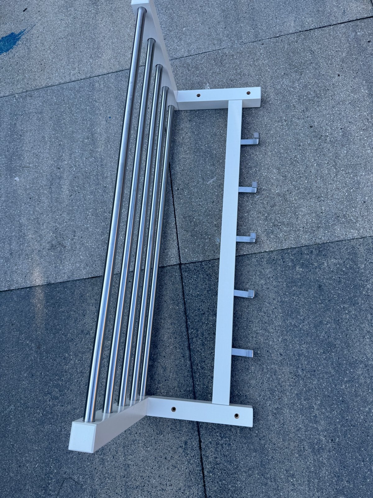 IKEA TJUSIG wandkapstok met hoedenplank en 5 haken, Wandkapstok, Ophalen of Verzenden, Zo goed als nieuw, Minder dan 100 cm