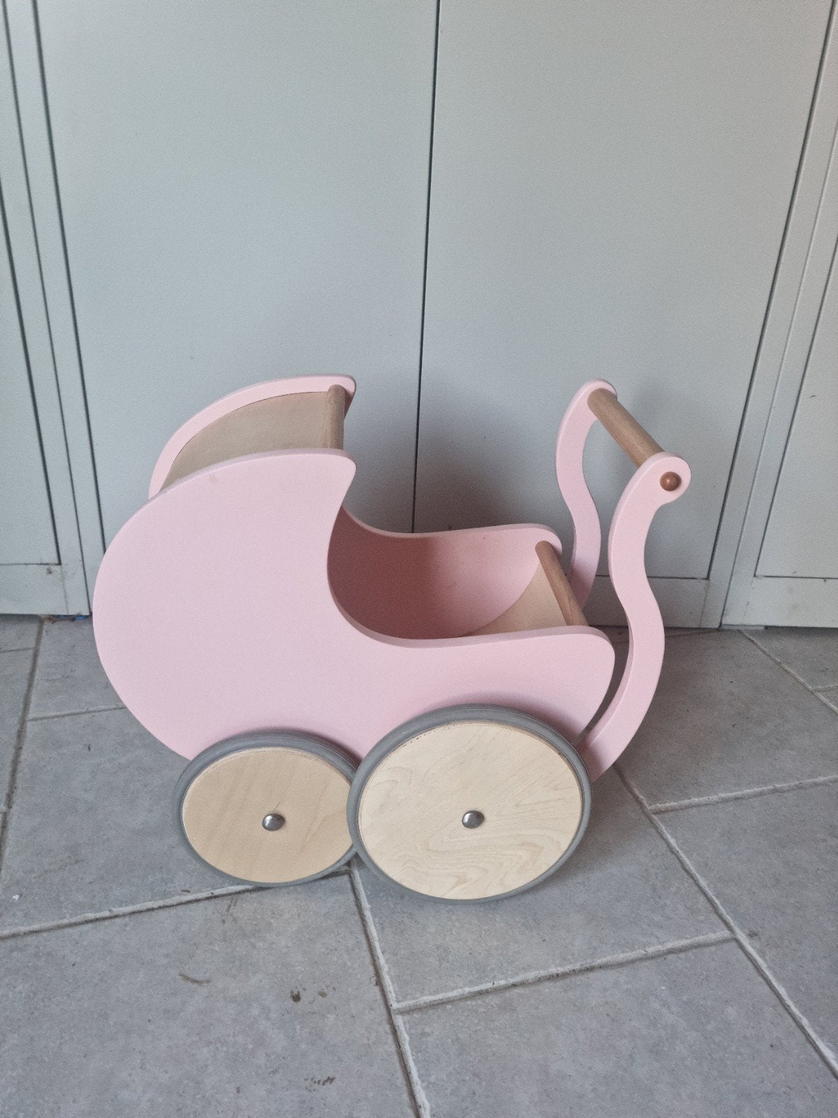 Kinderfeets poppenwagen / wandelwagen, Ophalen, Zo goed als nieuw, Duw- of Trekspeelgoed