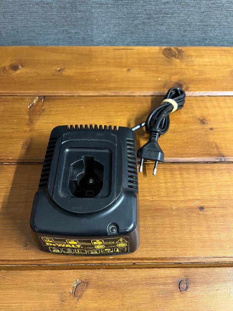 De Walt acculader , oplader . DE9107 . 8-20 volt . 2.65 A., Ophalen of Verzenden, Gebruikt