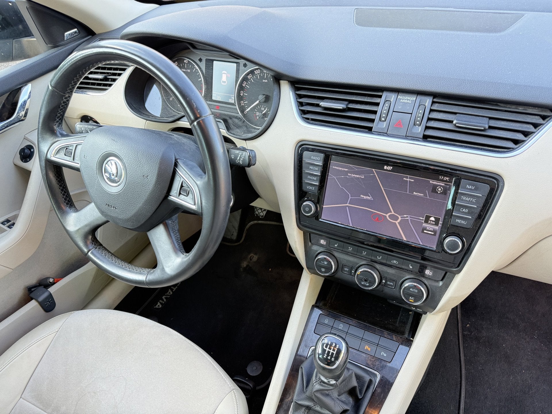 Skoda Octavia Combi 1.2 TSi 77kW Elegance, export EU 4.000,-, Auto's, Voorwielaandrijving, Euro 5, Stof, Gebruikt