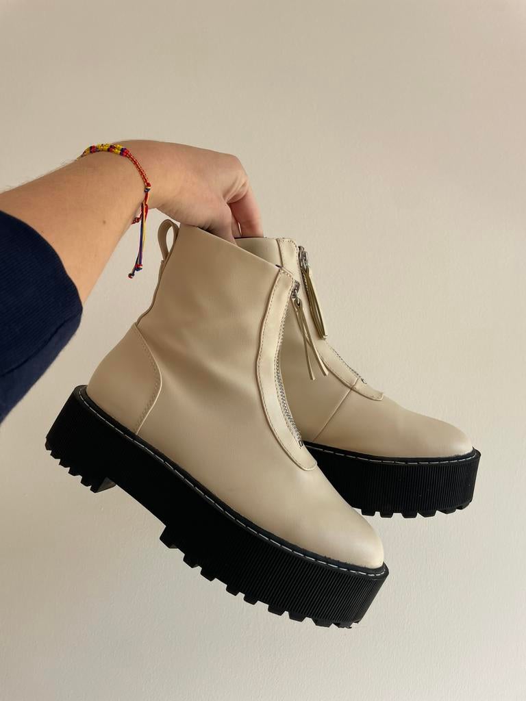 Laarzen / boots, Hoge laarzen, Wit, Ophalen of Verzenden, Zo goed als nieuw