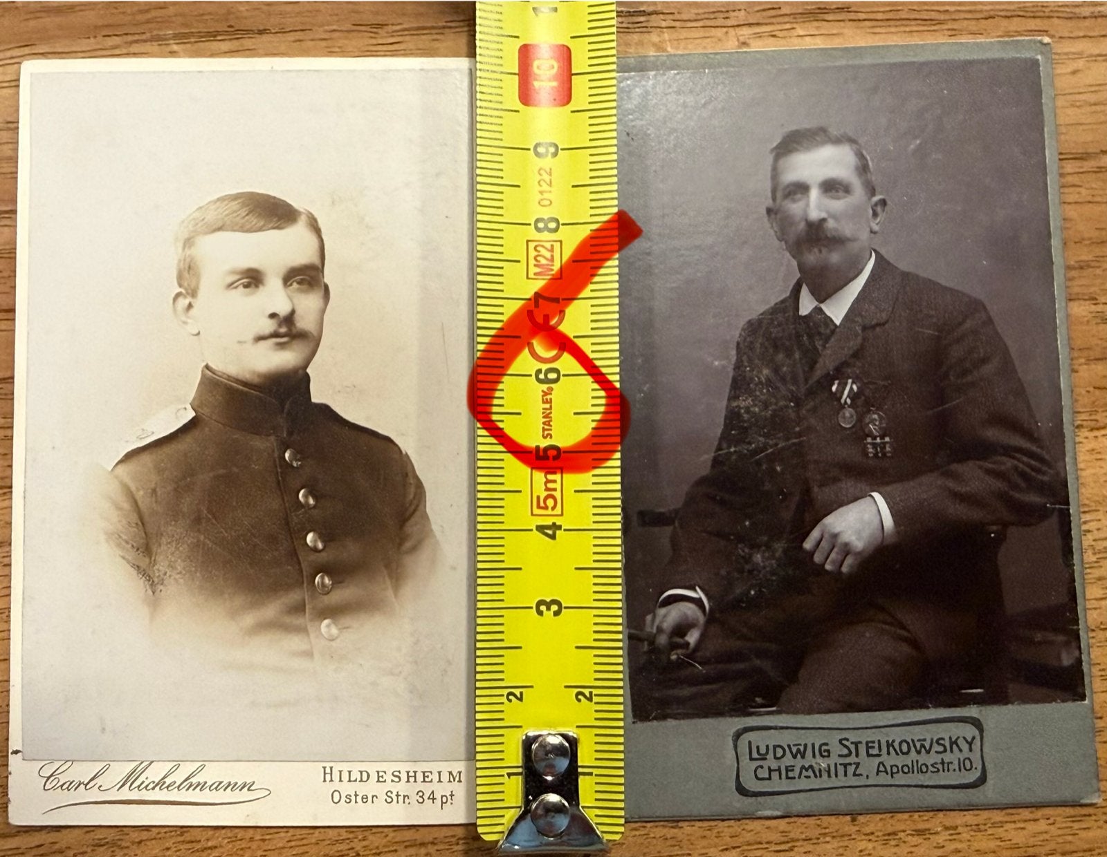 2 Duitse militairen voor 1918 - uniform en medailles, Verzamelen, Gebruikt, Verzenden, Foto, Buitenland