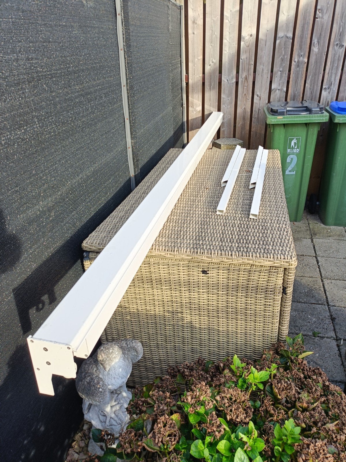 Degelijk uitval zonnescherm met handbediening, Tuin en Terras, Ophalen, Zo goed als nieuw, 150 tot 300 cm, 250 cm tot 450 cm