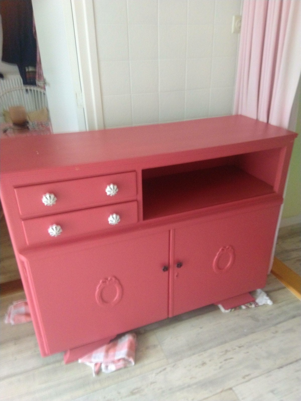 leuke kast echt hout, Huis en Inrichting, Ophalen, Gebruikt, 25 tot 50 cm, 100 tot 150 cm