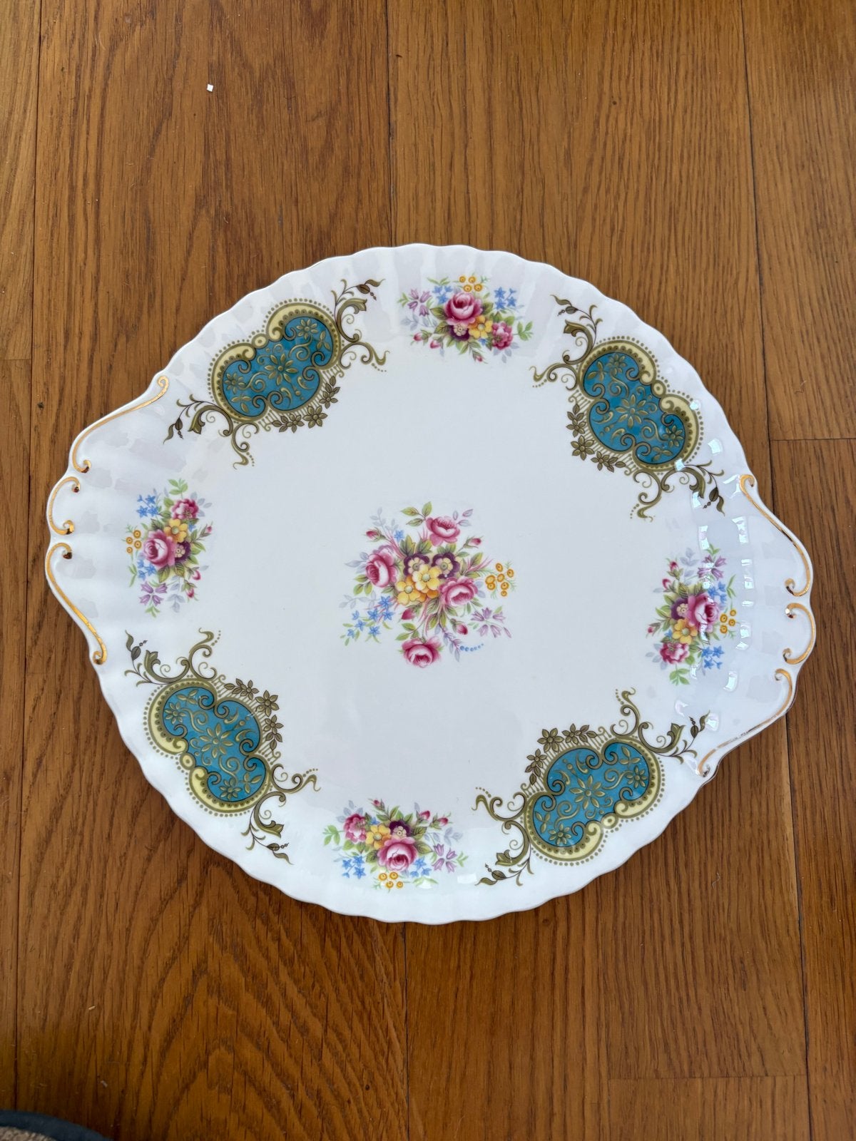 Vintage porseleinen schaal met bloemmotief, Antiek en Kunst, Antiek | Servies los, Ophalen