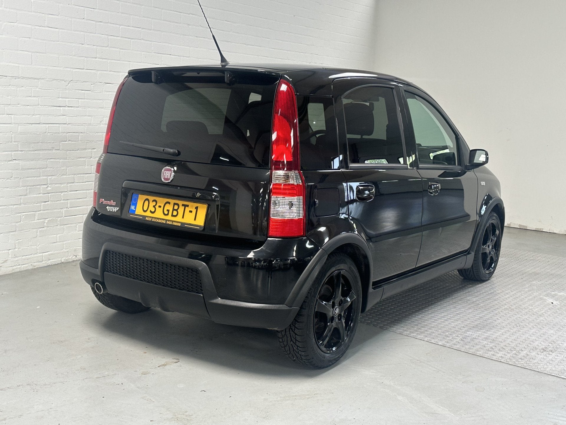 Fiat Panda 1.4 16V Sport AIRCO / NAVI / LMV / 101 pk, Voorwielaandrijving, Gebruikt, 31 €/maand, Zwart