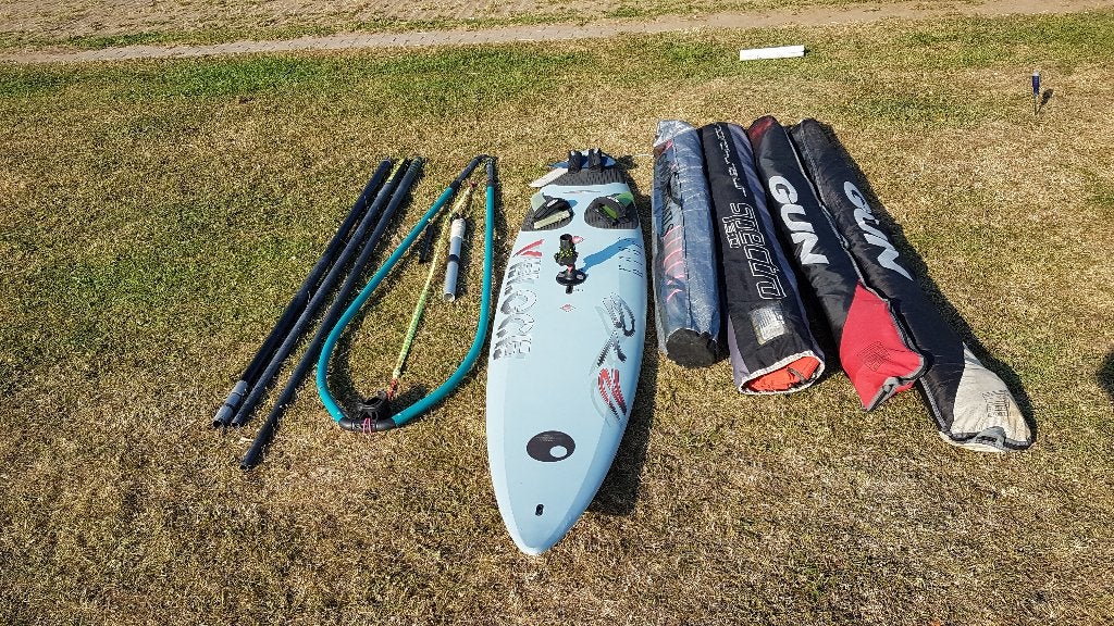 Complete set BIC Veloce 278 Fast Ride + 4 Zeilen + 2 vinnen, Watersport en Boten, Ophalen, Gebruikt, Complete set, Met mast
