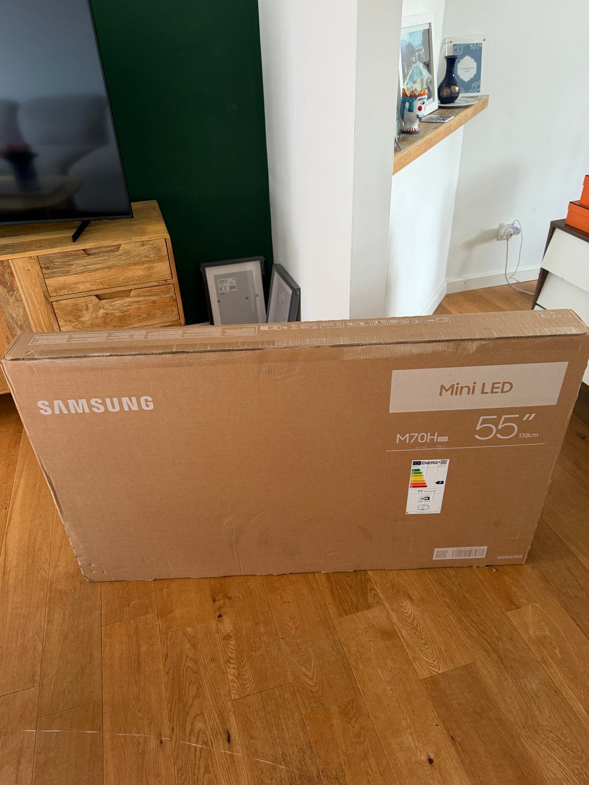 Samsung Mini LED M70H 55 inch Smart TV - brand new