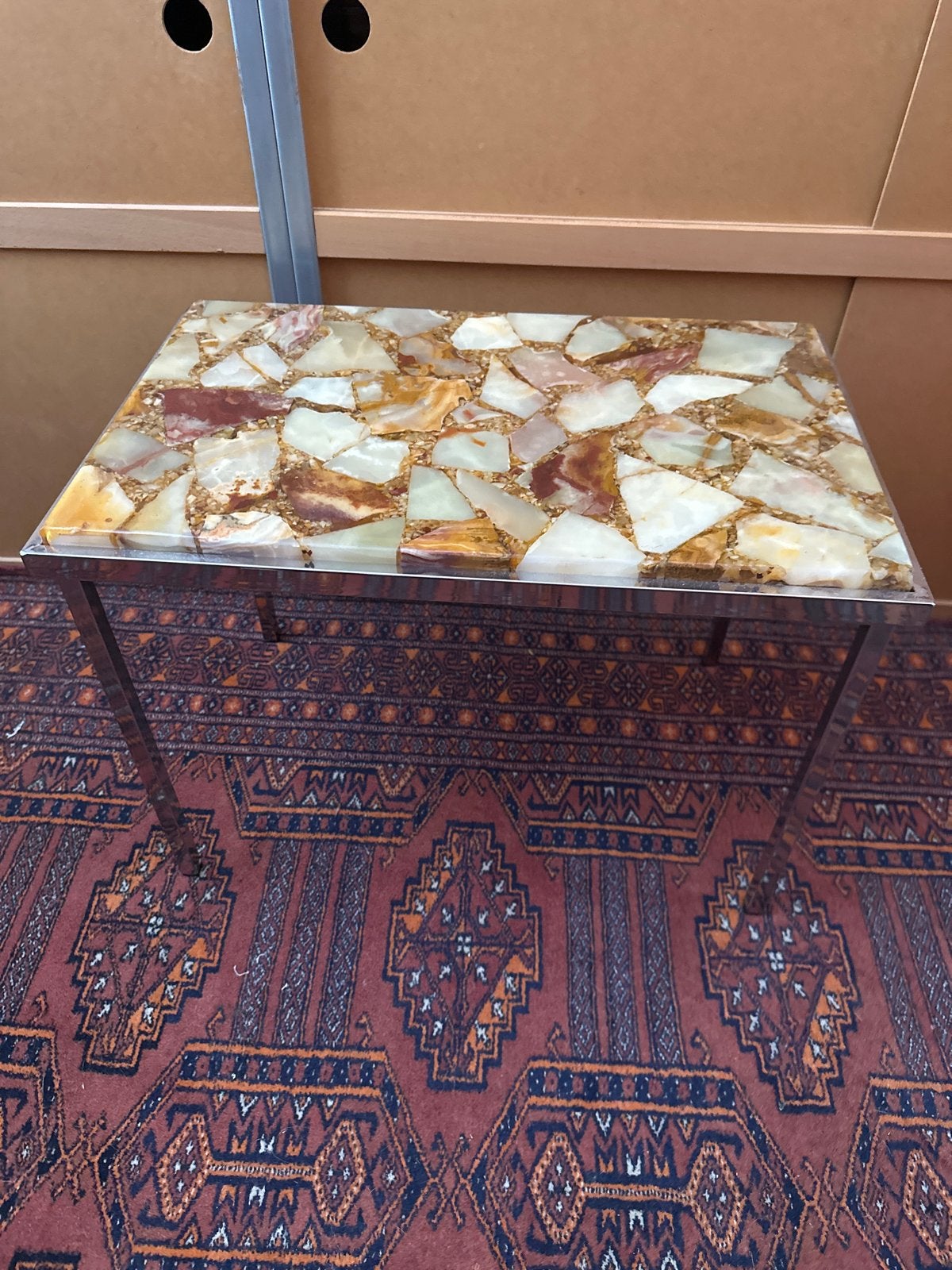 Bijzettafel met Onyx Blad en Chromen Onderstel, Huis en Inrichting, Ophalen, 50 – 75, Minder dan 50 cm, Gebruikt