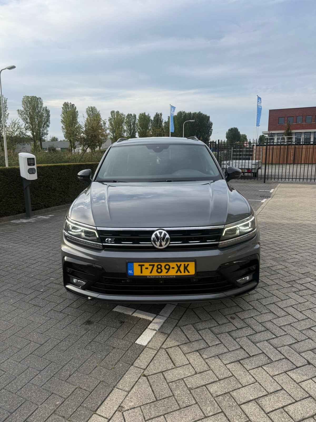Volkswagen Tiguan 3x R-line 2.0 TDI 4 Motion 190 PK DSG 2020, Auto's, Automaat, Dealer onderhouden, 2500 kg, Diesel