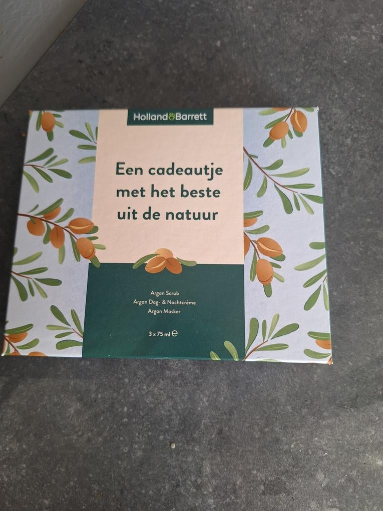 Holland & Barrett gezichtscrèmes - Nieuw, Ophalen of Verzenden