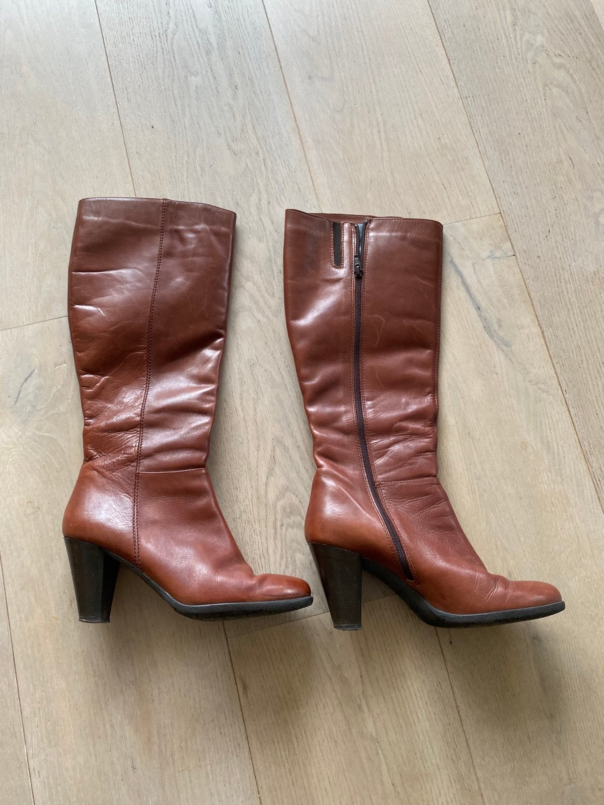Sacha laarzen hakken 41 nieuwstaat, Kleding | Dames, Schoenen, Hoge laarzen, Bruin, Ophalen of Verzenden, Zo goed als nieuw