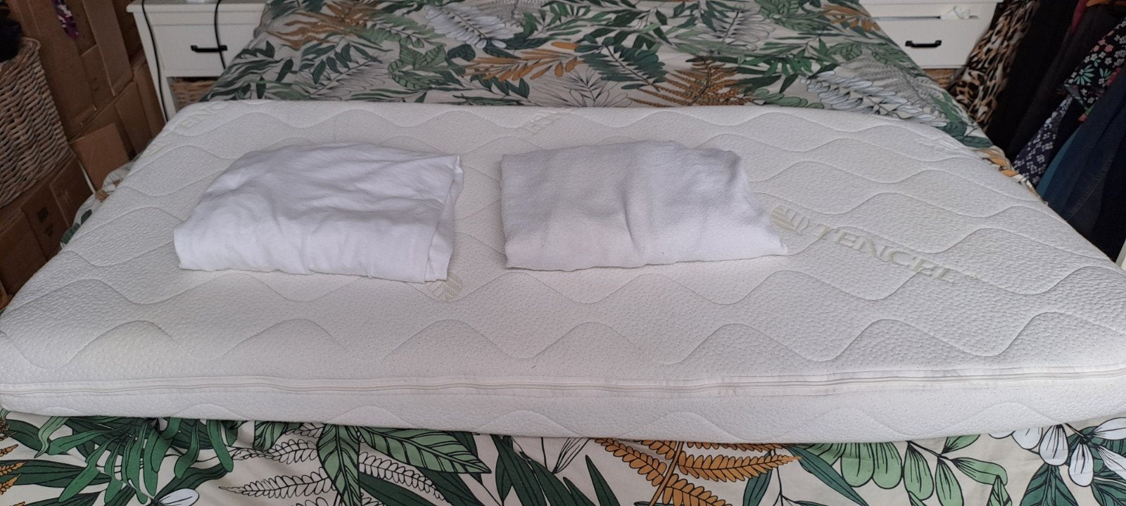 Campingbedje Qute Q Sleep inclusief matras, Kinderen en Baby's, Kinderkamer | Bedden, Ophalen, Gebruikt, Minder dan 140 cm, Matras