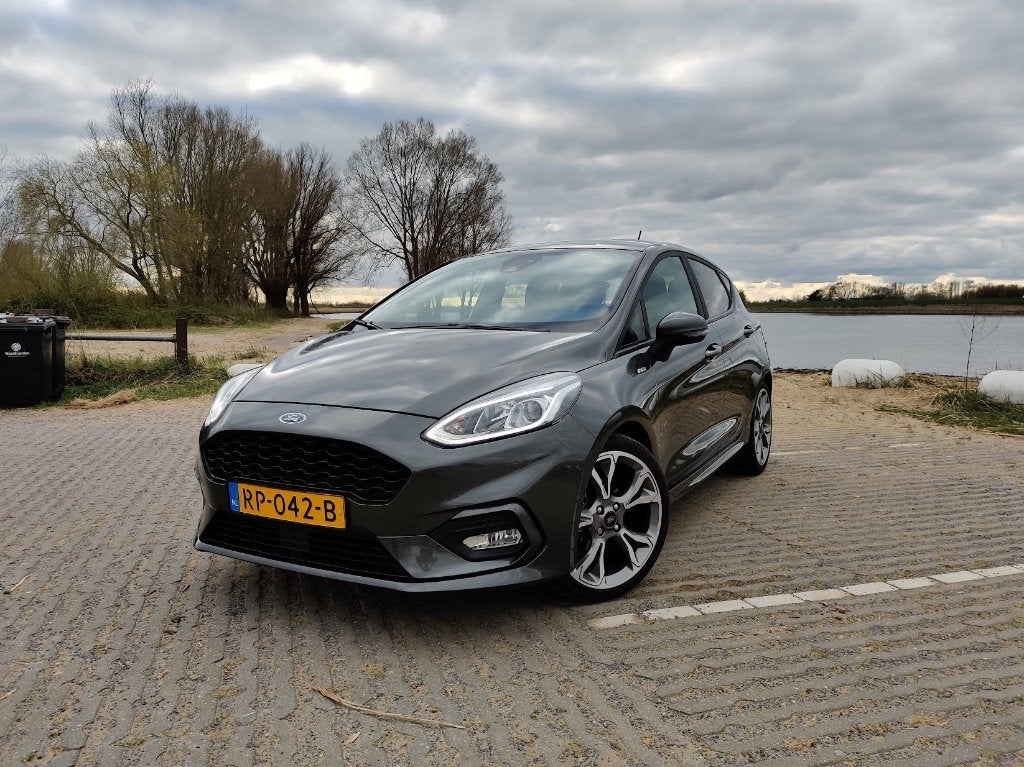 Ford Fiësta ST-Line 1.0 Ecoboost 100pk 5dr dec 2017 Grijs, Auto's, Ford, Voorwielaandrijving, 1063 kg, 40 €/maand, 23 km/l