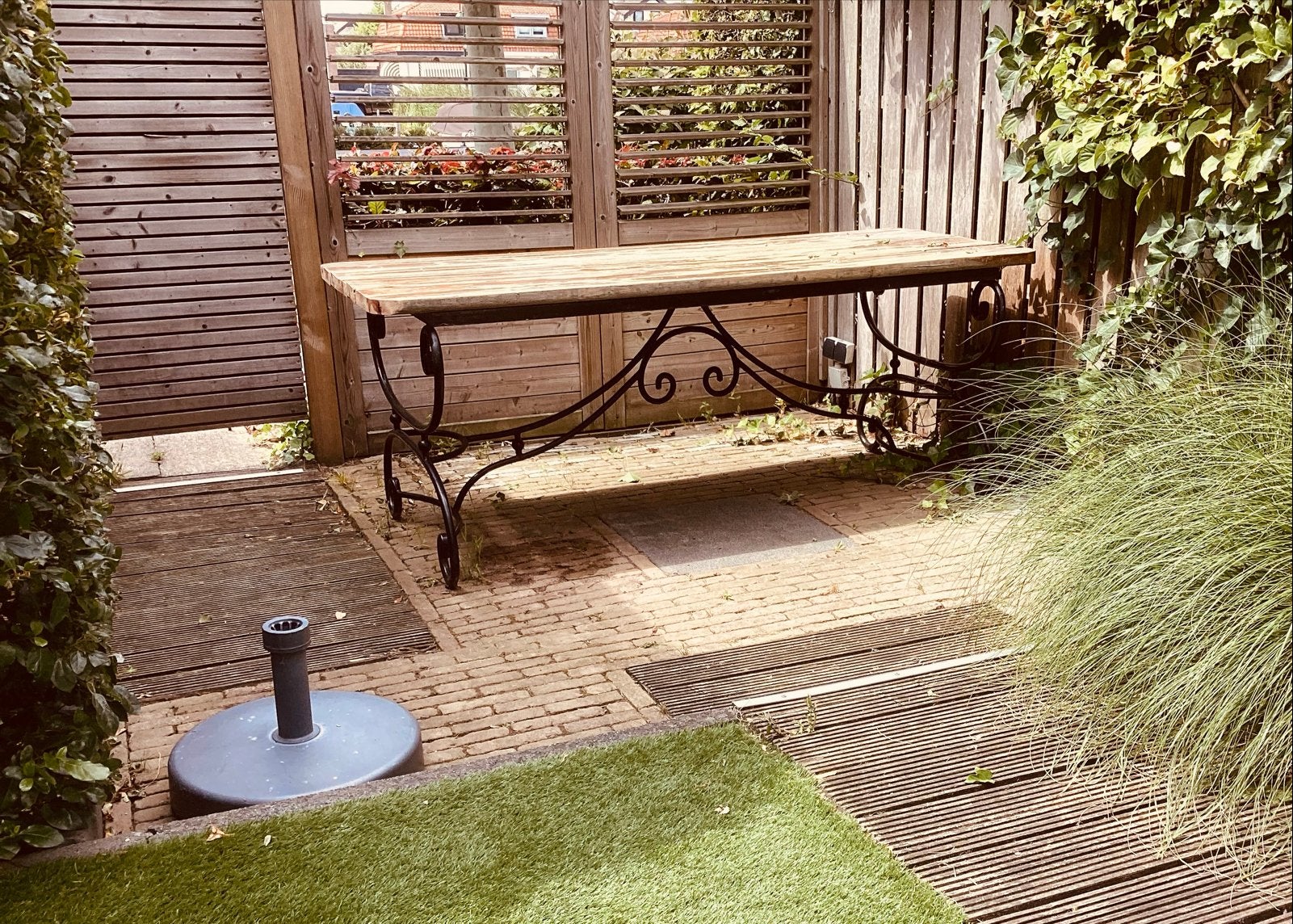 Klassieke Tuintafel met smeedijzeren onderstel, houten blad, Ophalen, Gebruikt, Rechthoekig, Hout